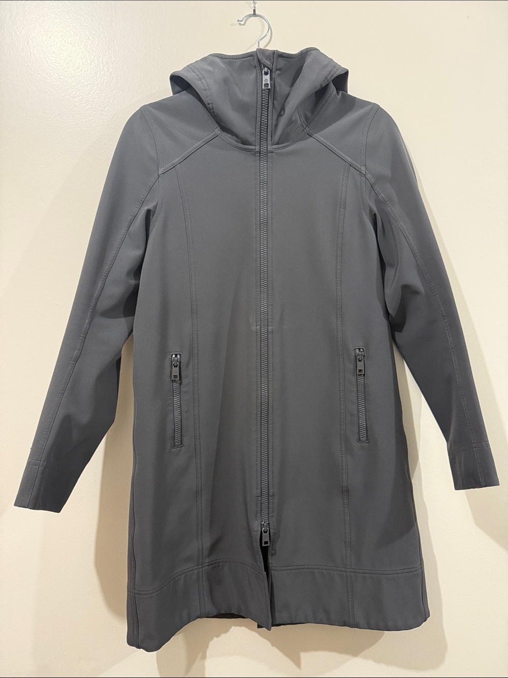 Lululemon Apres Yoga Long Rain Coat Jacket Softshell Size 4 Grey Repellent